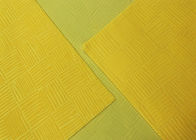 Tissu micro de velours de relief par polyester 100% du doux 210GSM pour le textile à la maison - jaune